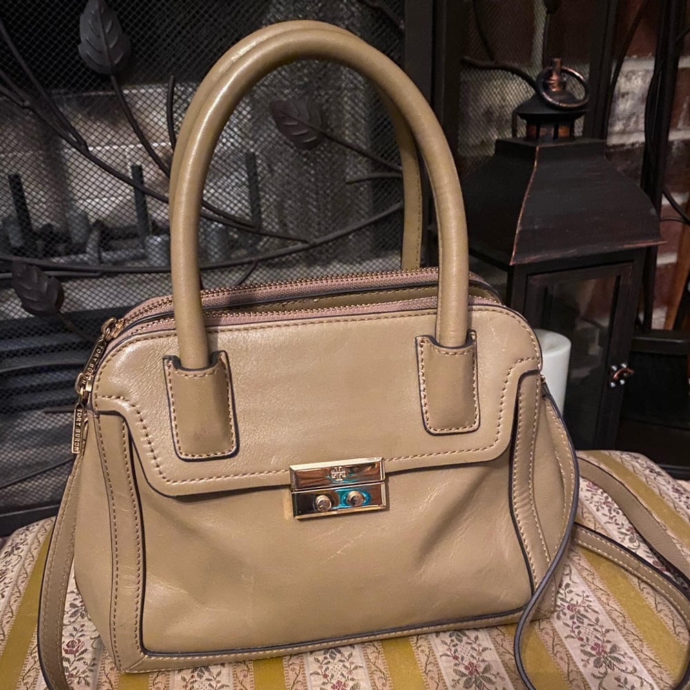 🥰OFFERS🥰 TORY BURCH😍😍